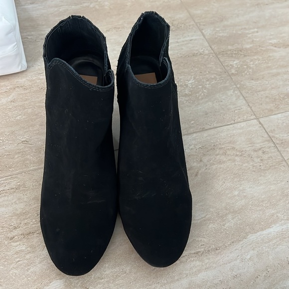 Dolce Vita Gwynn Black Suede Bootie 10 - Picture 2 of 4
